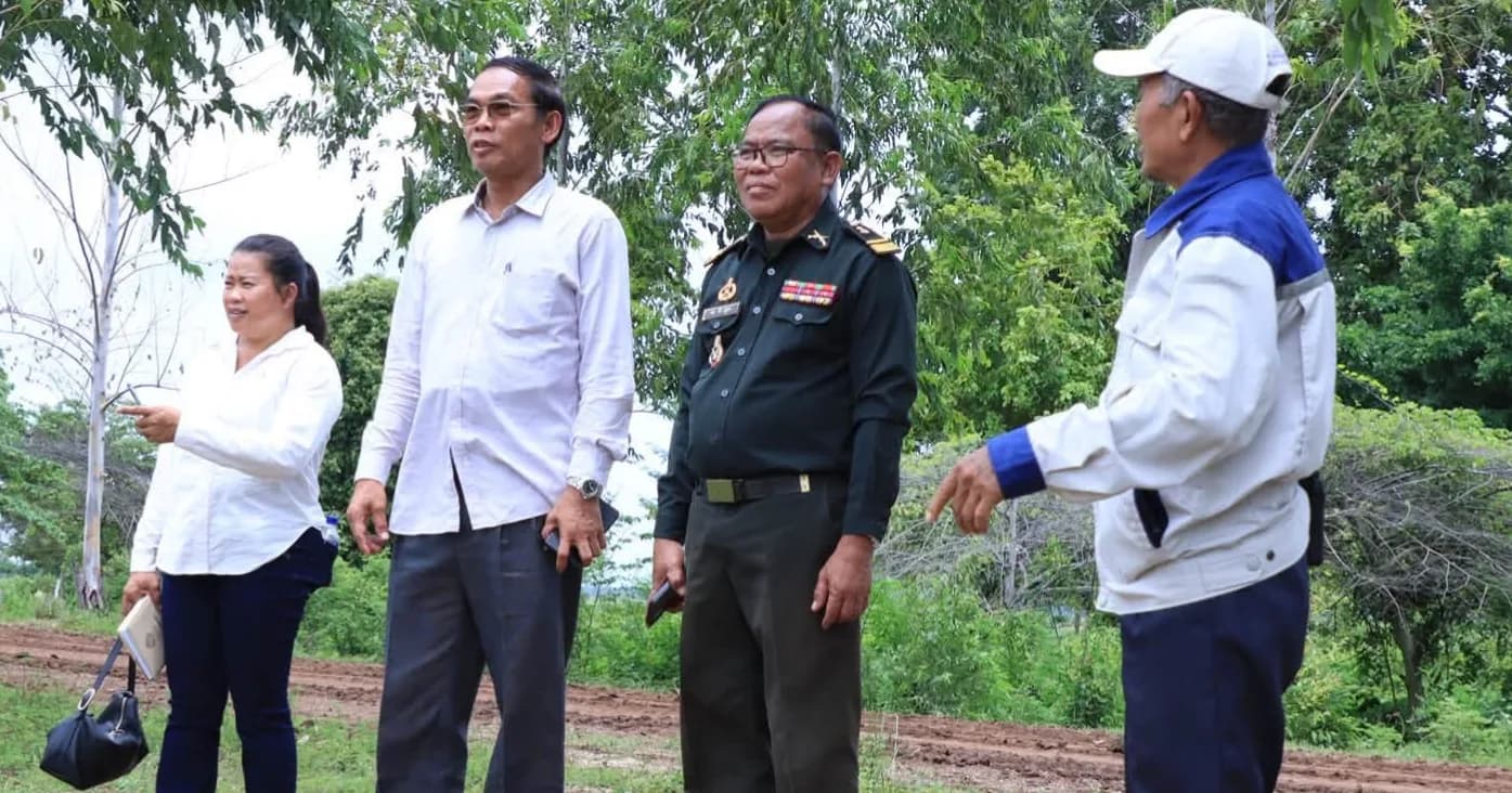 កិច្ចប្រជុំពិភាក្សាការងារ ស្តីពីការត្រៀមរៀបចំពិធីសំណេះសំណាលជាមួយគ្រួសារអតីតយុទ្ធជន និងនិវត្តជន ដោយមានការចូលរួមពី លោកស្រី ចំរេីន ដាណេ អភិបាលស្រុក អភិបាលរងស្រុក កងកម្លាំងទាំងបី លោកមេភូមិ និងអ្នកពាក់ព័ន្ធ កិច្ចប្រជុំនៅធ្វើឡើងនៅឃុំប៉ោយចារ ស្រុកភ្នំស្រុក ខេត្តបន្ទាយមានជ័យ។