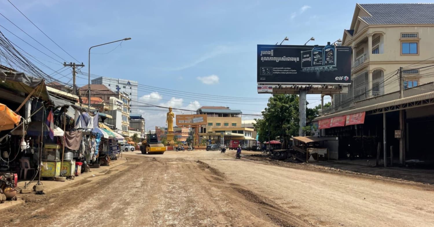 ផ្លូវខូចខាត​ដោយសារ​ការ​ជីកកាយ​ប្រព័ន្ធលូទឹកកខ្វក់ ចាប់ផ្តើម​ស្ថាបនាជួសជុល​ឡើងវិញក្នុងក្រុង​សិរីសោភ័ណ