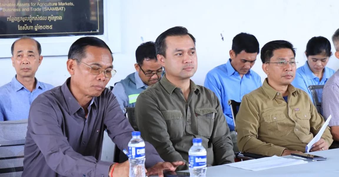 ឯកឧត្តម អ៊ុក ពញ្ញា និងលោក ឃ្លោក នួយ បានអញ្ជើញជាអធិបតីភាព ក្នុងពិធីប្រគល់-ទទួលកន្លែងប្រមូលផ្ដុំស្រូវ និងសម្ពោធដាក់ឲ្យប្រើប្រាស់ផ្លូវបេតុងអាមេ និងកៅស៊ូ DBST ១ខ្សែប្រវែង ៣.៨២គីឡូម៉ែត្រ នៃគម្រោង (SAAMBAT) ស្រុក មង្គលបូរី។