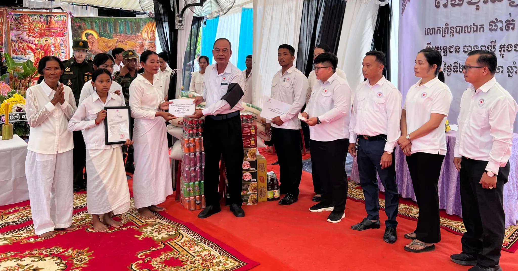 សម្តេចកិត្តិព្រឹទ្ធបណ្ឌិត ប៊ុន រ៉ានី ហ៊ុនសែន ប្រធានកាកបាទក្រហមកម្ពុជា  បានចាត់ប្រតិភូកាកបាទក្រហមកម្ពុជា អញ្ជើញចូលរួមគោរពវិញ្ញាណក្ខន្ធ  លោកព្រឹទ្ធបាលឯក ផាត់ ជាយដែន កងពលតូចថ្មើរជើង លេខ៥២ យោធភូមិភាគទី៥