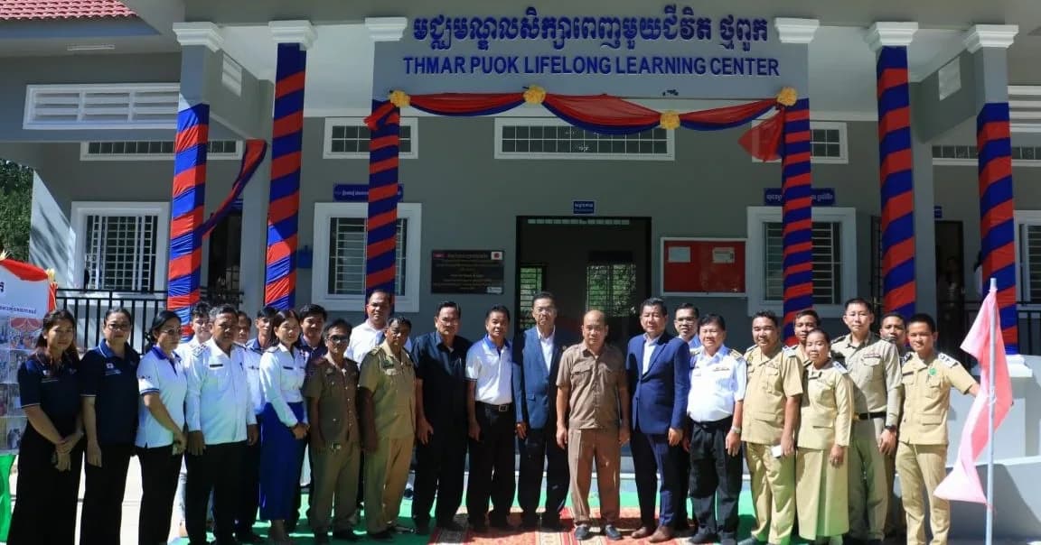 ពិធីសម្ពោធដាក់ឲ្យប្រើប្រាស់ជាផ្លូវការអគារមជ្ឈមណ្ឌលសិក្សាពេញមួយជីវិតថ្មពួក ជាអំណោយដ៏ថ្លៃថ្លារបស់អង្គការកុមារឥតព្រំដែនអន្តរជាតិ(Knk international)
