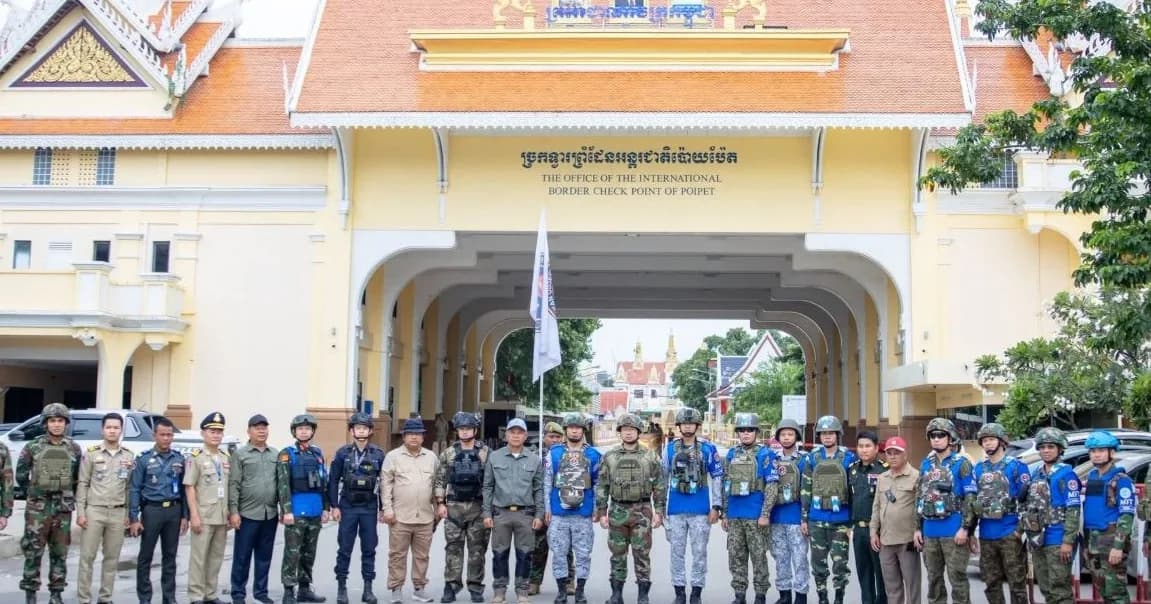 ក្រោយបទឈប់បាញ់! ក្រុមអ្នកសង្កេតការណ៍អាស៊ានប្រចាំកម្ពុជា ចុះផ្ទៀងផ្ទាត់ផ្ទាល់ទីតាំងស៊ីវិល រងការបំផ្លិចបំផ្លាញនៅក្រុងប៉ោយប៉ែត