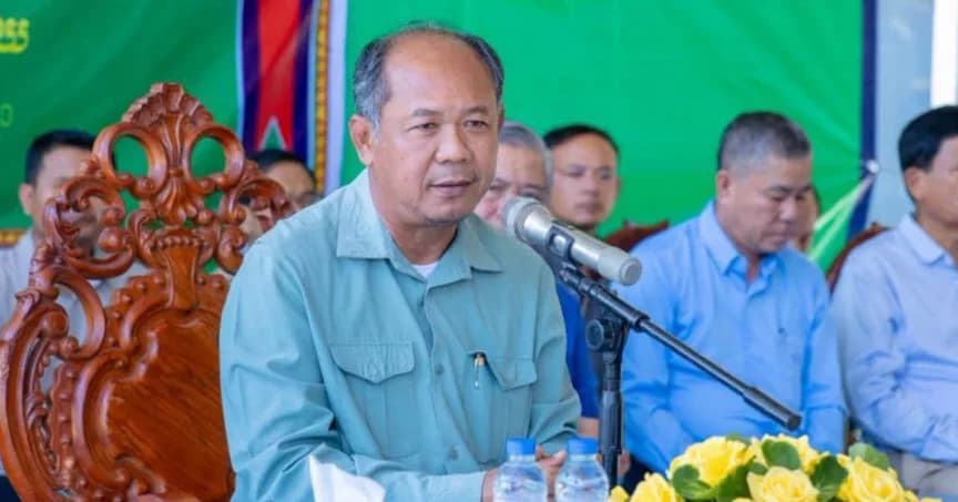 វេទិការសាធារណៈ​ របស់ក្រុមការងាររាជរដ្ឋាភិបាលចុះមូលដ្ឋាន​សង្កាត់ទឹកថ្លា​ ក្រុងសិរីសោភ័ណ។