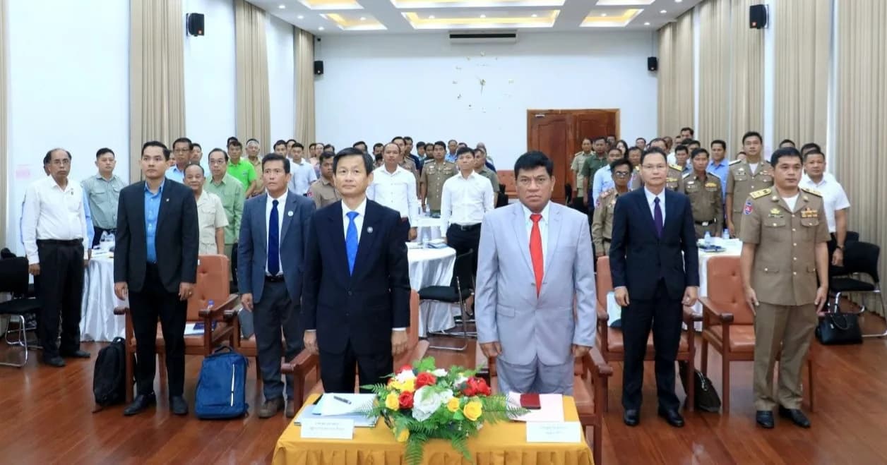 កិច្ចប្រជុំពិគ្រោះយោបល់រវាងរដ្ឋបាលថ្នាក់ក្រោមជាតិនិងប្រតិបត្តិករផ្គត់ផ្គង់ទឹកស្អាតឯកជននិងដៃគូពាក់ព័ន្ធនានា ក្នុងខេត្តបន្ទាយមានជ័យ លើប្រធានបទស្ដីពី"រួមគ្នាបង្កើនលទ្ធភាពទទួលបានសេវាទឹកស្អាត"