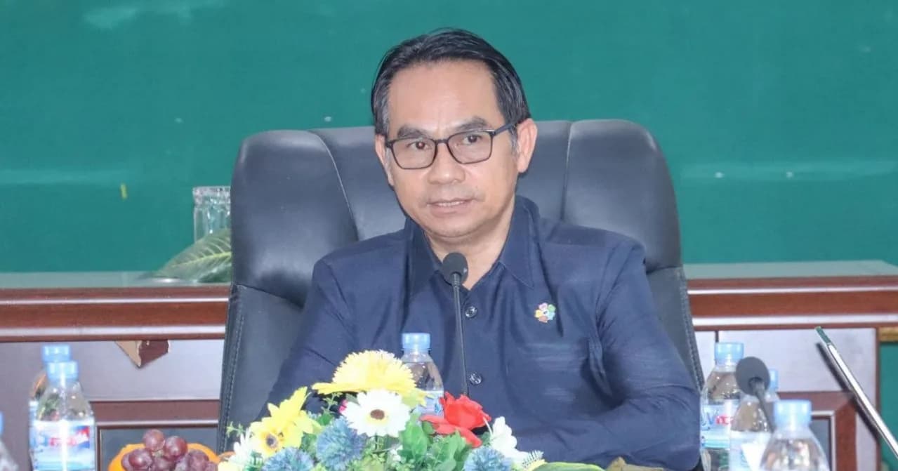 លោក សំ រដ្ឋា អញ្ជើញដឹកនាំកិច្ចប្រជុំពង្រឹងផែនការ និងតាមដានវាយតម្លៃសមិទ្ធកម្មការងារអនុវត្តថវិកា និងសូចនាករ នៅមន្ទីរអភិវឌ្ឍន៍ជនបទខេត្តបន្ទាយមានជ័យ