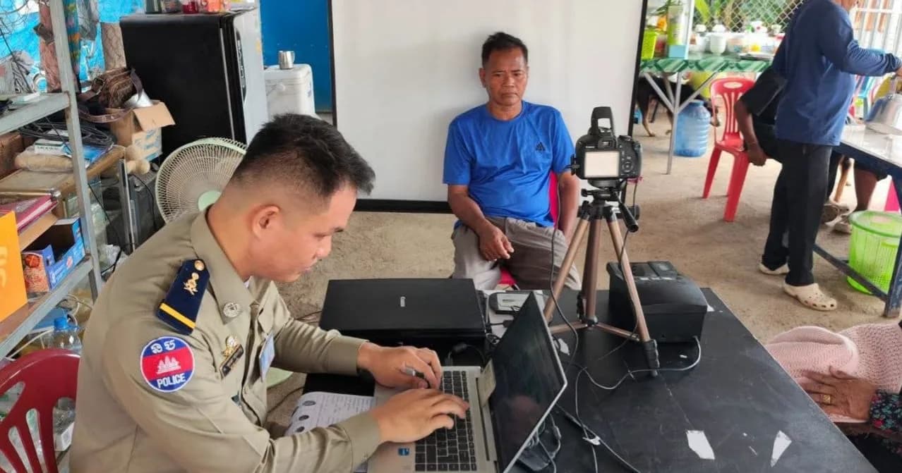 នគរបាលក្រុងសិរីសោភ័ណ អំពាវនាវឱ្យប្រជាពលរដ្ឋគ្រប់អាយុ១៥ឆ្នាំឡើងទៅ និងអ្នកមានអត្តសញ្ញាណបណ្ណជិតផុត ឬផុតសុពលភាព ទៅធ្វើអត្តសញ្ញាណបណ្ណសញ្ជាតិខ្មែរ