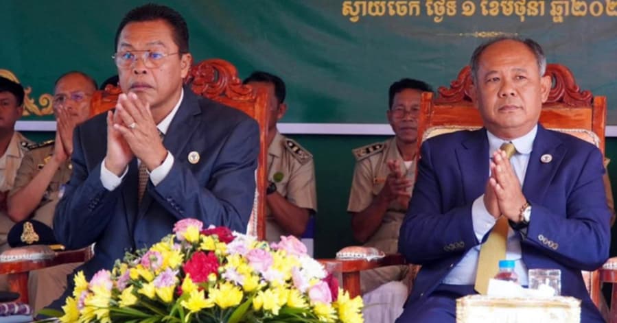 ឯកឧត្តម អ៊ុ រាត្រី ក្រើនរម្លឹកដល់អភិបាលស្រុកស្វាយចេកថ្មី៖ ត្រូវរឹតបន្តឹងសន្តិសុខ និងពង្រឹងសេវាសាធារណៈតាមគោលការណ៍ «ធ្វើឱ្យបាន លឿន និងតម្លាភាព»
