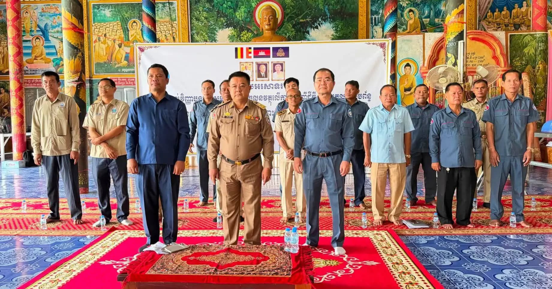 អភិបាលស្រុកព្រះនេត្រព្រះ អញ្ជើញចូលរួមពិធីប្រគល់វិញ្ញាបនបត្រសម្គាល់ម្ចាស់អចលនវត្ថុ ជូនប្រជាពលរដ្ឋក្នុងឃុំឈ្នួរមានជ័យ
