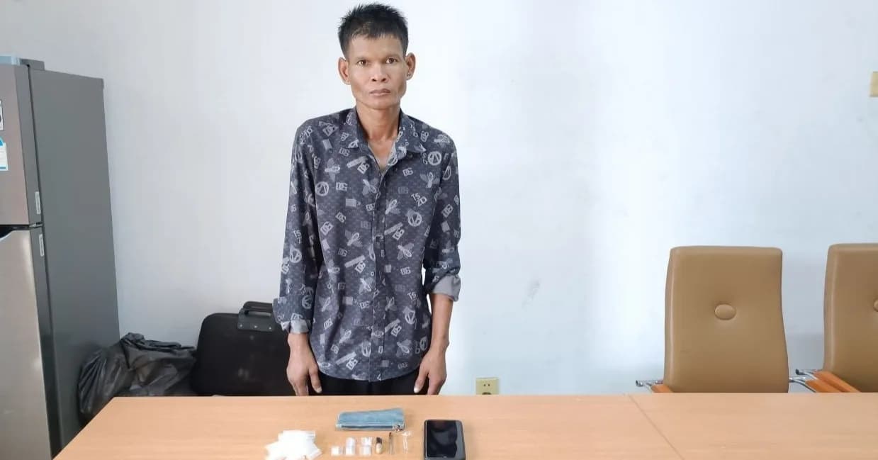 កងរាជឣាវុធហត្ថខេត្តបញ្ជូនជនសង្ស័យម្នាក់ទៅសាលាដំបូងខេត្តឣនុវត្តតាមនីតិវិធី ពាក់ព័ន្ធ ករណីជួញដូរ រក្សាទុក និងប្រើប្រាស់ដោយខុសច្បាប់នូវសារធាតុញៀន...