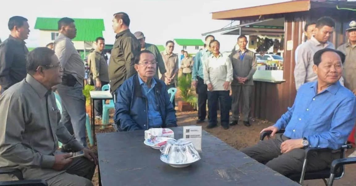 កាហ្វេរង់ចាំ ! លោកស្រី អ៊ឹម ច្រឹប រង់ចាំជានិច្ចត្រឡប់ទៅផ្ទះរបស់គាត់វិញ តាមអត្ថន័យនៃភូមិរង់ចាំ ។ លោកស្រីជាជនភៀសសឹកមកពីតំបន់បឹងត្រកួន បច្ចុប្បន្នកំពុងរស់នៅក្នុងភូមិរង់ចាំ ដែលជាភូមិបំបែកចេញពីភូមិស្លក្រាម នៃឃុំស្លក្រាម ស្រុកស្វាយចេក ខេត្តបន្ទាយមានជ័យ ។