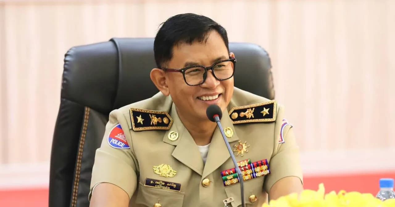 លោកឧត្តមសេនីយ៍ត្រី សឿម សារិទ្ធ ដឹកនំាកិច្ចប្រជុំគណៈស្នងការ ដើម្បីត្រួតពិនិត្យវឌ្ឍនៈភាពការងារក្នុងអង្គភាព