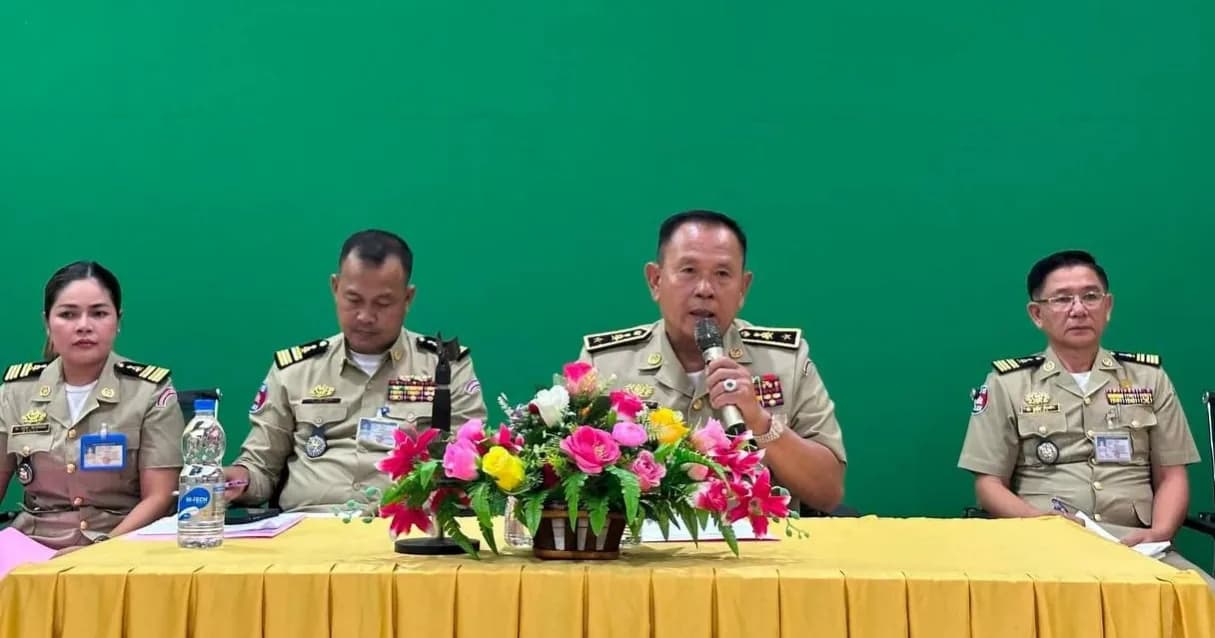 លោកឧត្តមសេនីយ៍ត្រីស៊ីវ សុជាតិ ជំរុញឲ្យនគរបាលស្រុកមង្គលបូរី ល្បាតត្រួតពិនិត្យតាមមូលដ្ឋានជាប្រចាំដើម្បី ភូមិ ឃុំ សង្កាត់ មានសុវត្ថិភាព