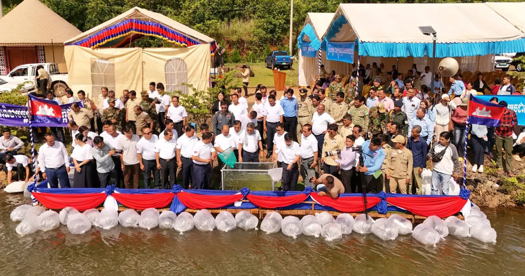 កូន​ត្រី​ពូជចម្រុះចំនួន ២៨ ០០០កូន ត្រូវបានអាជ្ញាធរខេត្តមណ្ឌលគិរី លែងចូលទំនប់អូរតេធិបតី​ ដើម្បីរក្សាទុក​នូវត្រីមេពូជសម្រាប់ពងកូន និងជាតំបន់ទេសចរណ៍ដ៏ទាក់ទាញ