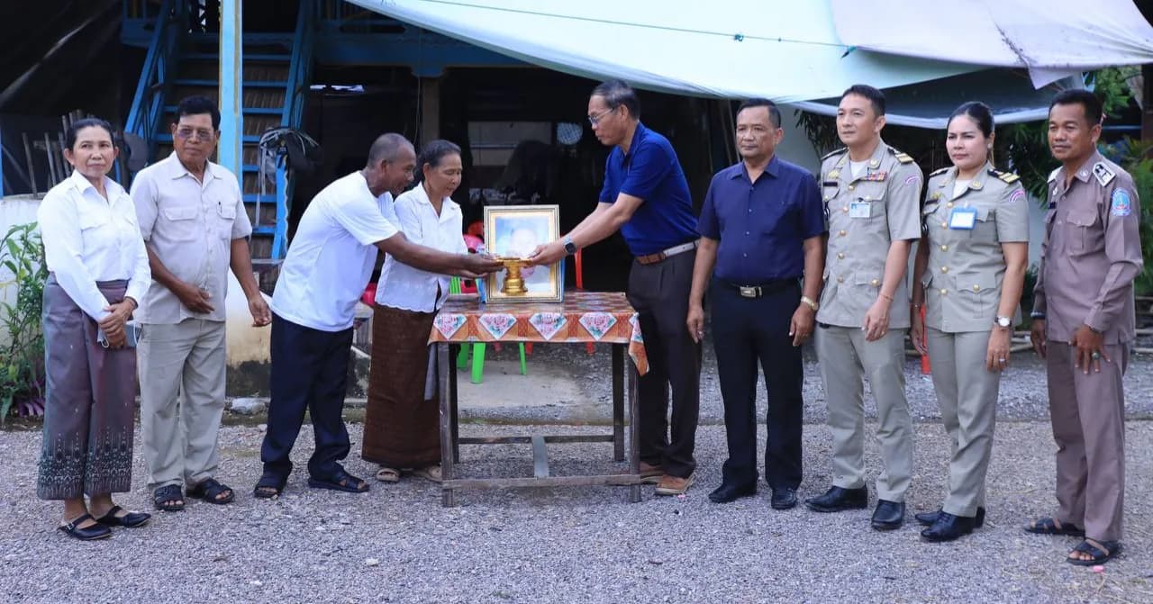 លោកអភិបាលរងខេត្ត ដឹកនាំក្រុមការងារ នាំយកថវិកាបេឡាមរណសង្គ្រោះជូនដល់គ្រួសារសមាជិក អ.ន.ក ដែលបានទទួលមរណៈភាពនាពេលកន្លងមក ក្នុងខេត្តបន្ទាយមានជ័យ