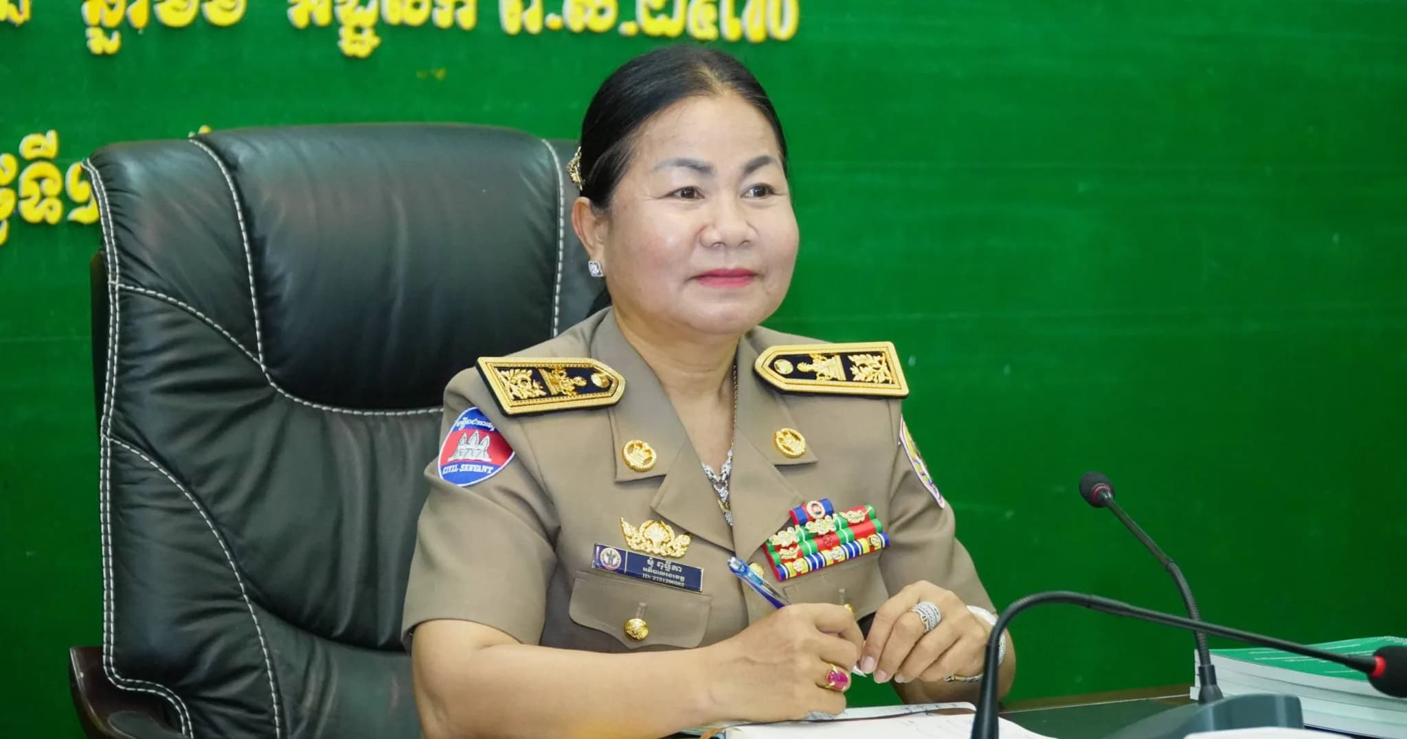 លោកស្រី មុំ ពុទ្ធីតា ដឹកនាំកិច្ចប្រជុំបូកសរុបលទ្ធផលការងារប្រចាំខែកក្កដា របស់លេខាធិការដ្ឋាន គ.ខ.ប.ជ